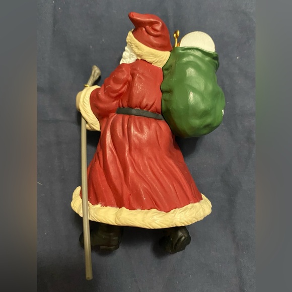 “Set of 3 Vintage Santa Collectible Ornaments” - Picture 9 of 15